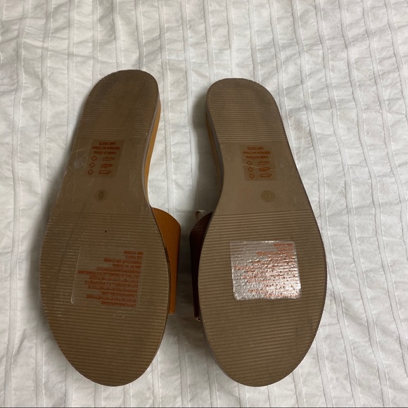 Sandals - Picture 3 of 3